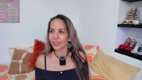 Snapshot of laurafarrely chatting on April 22, 12:18 pm Laura online show from April 22, 12:18 pm
