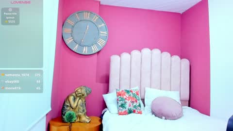 Laura Glowing online show from December 7, 1:07 pm