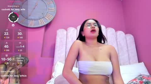 Laura Glowing online show from December 20, 7:01 am