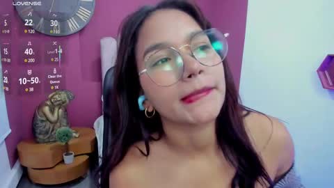 Laura Glowing online show from February 18, 2:59 am