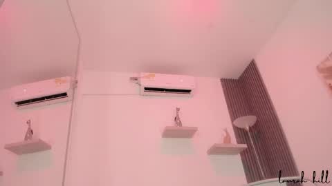 Snapshot of laurah_hill chatting on September 9, 12:26 pm Lau online show from September 9, 12:26 pm