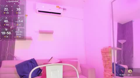 Snapshot of laurah_hill chatting on September 30, 12:21 pm Lau online show from September 30, 12:21 pm