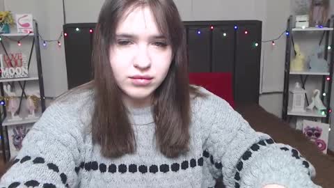 LauraHlot online show from February 9, 6:05 pm