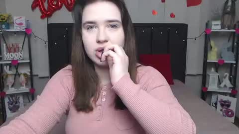 LauraHlot online show from March 3, 6:44 pm