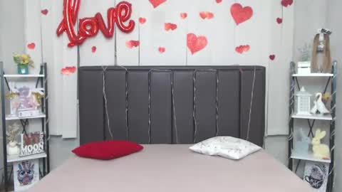 LauraHlot online show from March 23, 6:39 am