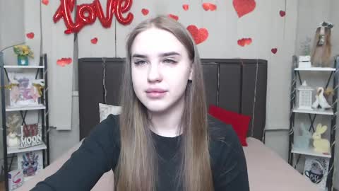 LauraHlot online show from April 8, 6:13 am