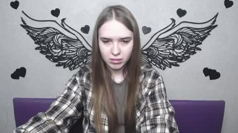 Snapshot of laurahlot chatting on April 22, 5:43 am LauraHlot online show from April 22, 5:43 am
