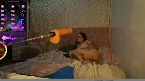 Snapshot of lauraimontoya5 chatting on May 28, 1:47 am brillante online show from May 28, 1:47 am