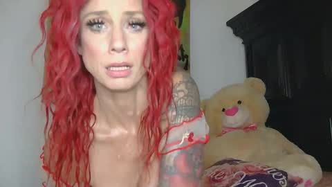 Snapshot of lauralye1983 chatting on November 12, 11:58 pm Lilian Banks online show from November 12, 11:58 pm