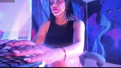 lauraohana online show from January 19, 11:47 am