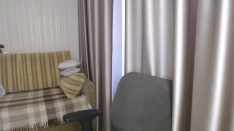 Lauraoven1 online show from December 28, 10:47 am