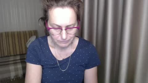 Lauraoven1 online show from January 15, 7:12 pm