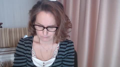 Lauraoven1 online show from February 13, 9:09 am