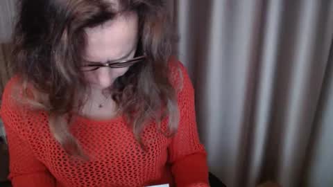 Lauraoven1 online show from November 3, 7:31 am