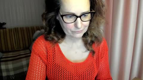 Lauraoven1 online show from February 8, 10:40 am