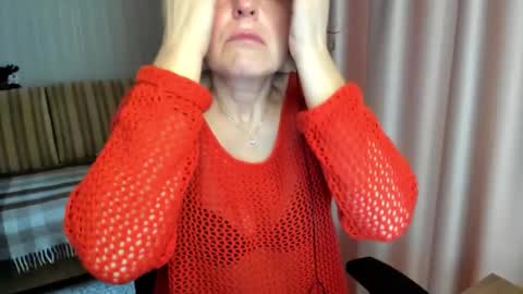 Lauraoven1 online show from March 4, 7:14 am