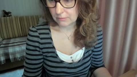 Lauraoven1 online show from March 19, 7:23 am