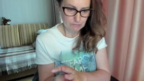 Lauraoven1 online show from April 28, 8:08 am