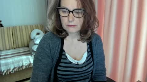 Snapshot of lauraoven1 chatting on May 7, 7:58 am Lauraoven1 online show from May 7, 7:58 am