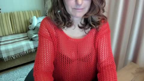 Lauraoven1 online show from June 16, 7:00 am