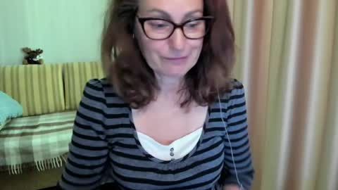 Lauraoven1 online show from June 19, 8:18 am