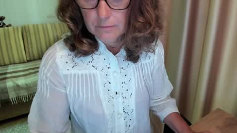 Lauraoven1 online show from July 4, 8:31 am