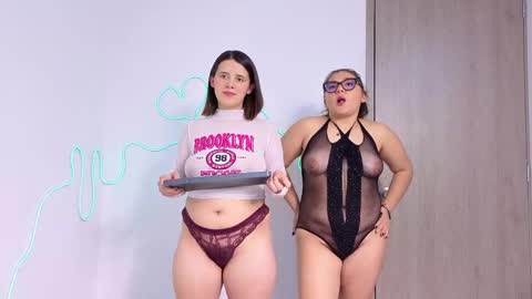 Snapshot of laurasex_21 chatting on May 14, 10:49 pm Laura online show from May 14, 10:49 pm