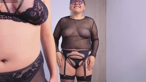 Snapshot of laurasex_21 chatting on May 27, 9:45 pm Laura online show from May 27, 9:45 pm