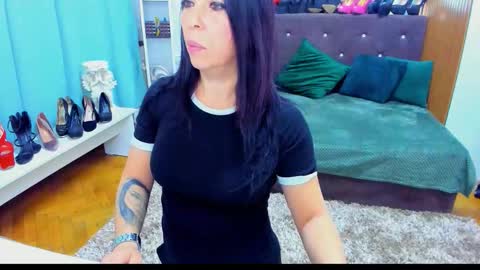 Laura online show from October 7, 3:14 am