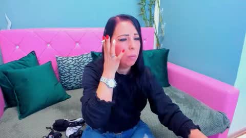 Laura online show from November 10, 4:33 am