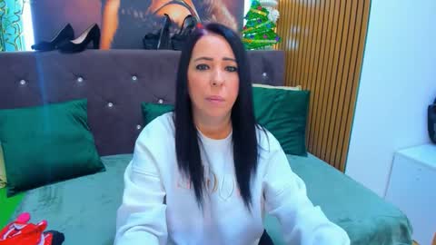 Laura online show from December 23, 4:10 am