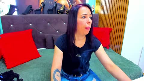 Snapshot of laurasinfull chatting on June 3, 3:09 am Laura online show from June 3, 3:09 am