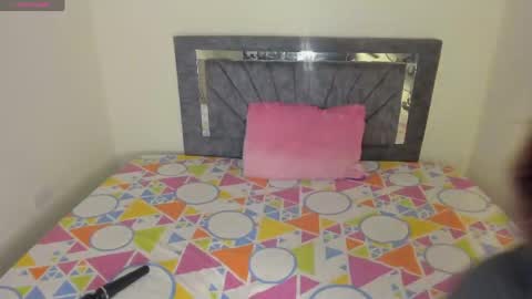 laurasofia01 online show from April 5, 12:41 am