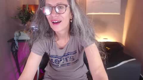 Snapshot of laurasofia45 chatting on January 31, 7:11 pm Laura Sofia online show from January 31, 7:11 pm