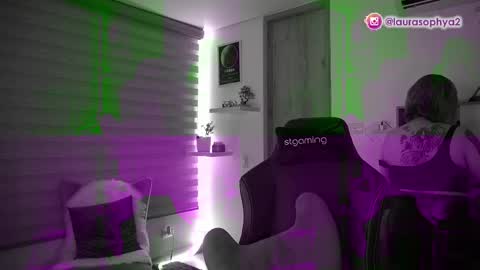 Laura online show from March 4, 3:00 am