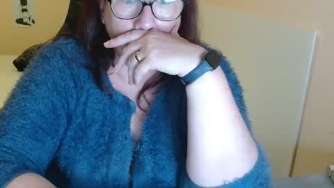 laureanne online show from December 14, 3:15 pm