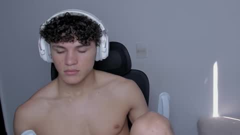 Snapshot of laureent__ chatting on October 26, 6:14 pm Laureent online show from October 26, 6:14 pm