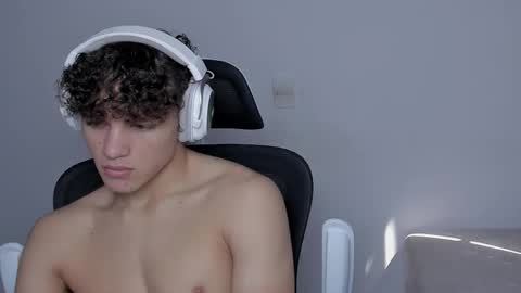 Snapshot of laureent__ chatting on October 29, 5:58 pm Laureent online show from October 29, 5:58 pm