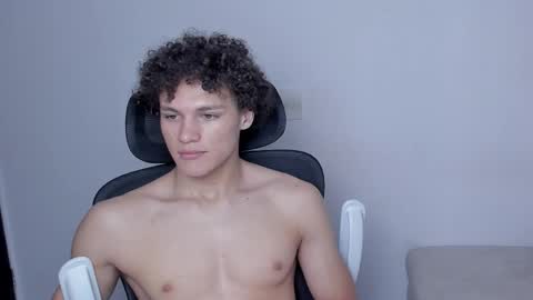 Snapshot of laureent__ chatting on November 22, 6:51 pm Laureent online show from November 22, 6:51 pm