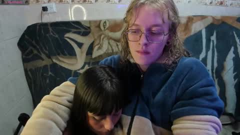 Snapshot of laureles6667 chatting on May 2, 12:43 pm Laures666 online show from May 2, 12:43 pm