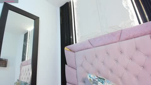 Laurem online show from January 29, 11:25 pm