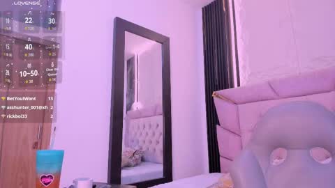 Laurem online show from September 17, 8:10 pm