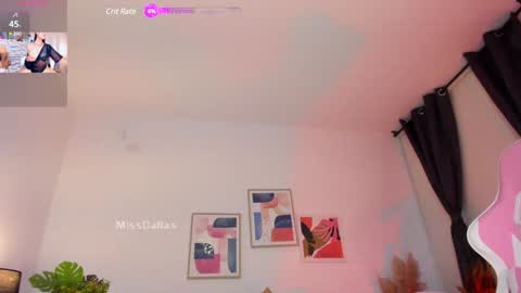 Snapshot of lauren__dallass chatting on December 3, 10:51 pm MissLauren online show from December 3, 10:51 pm