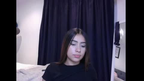 Snapshot of lauren_clauz chatting on November 20, 12:00 am Lauren Clauz online show from November 20, 12:00 am