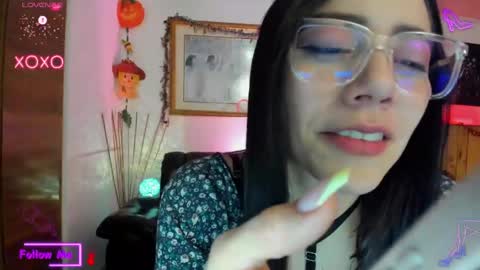 Lauren online show from March 9, 9:46 am