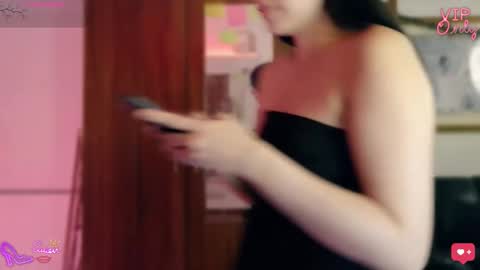 Lauren online show from March 18, 4:04 am