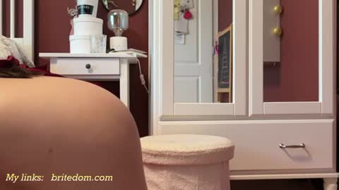 Snapshot of laurenbrite chatting on June 29, 10:15 am Lauren Brite online show from June 29, 10:15 am