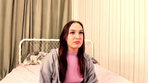 Victoria online show from November 18, 8:13 pm