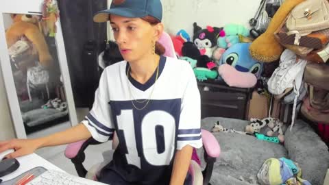 Snapshot of laurencesophiets chatting on January 8, 6:31 pm SF online show from January 8, 6:31 pm