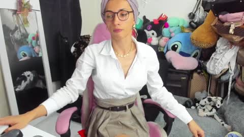 Snapshot of laurencesophiets chatting on January 11, 4:14 pm SF online show from January 11, 4:14 pm